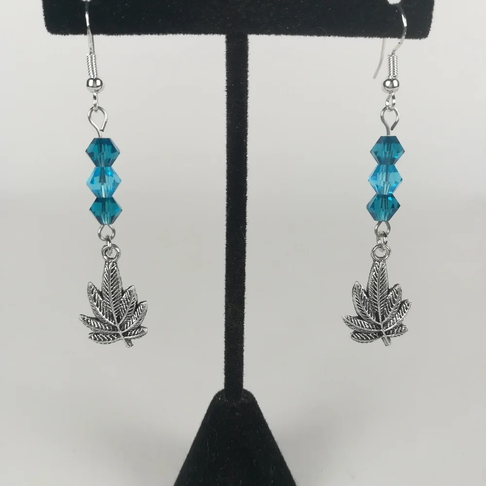 Cannabis leaf dangle earrings two tone blue faceted glass beads counter culture - Picture 2 of 3